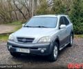 Серый Киа Соренто, объемом двигателя 2.4 л и пробегом 400 тыс. км за 5750 $, фото 1 на Automoto.ua