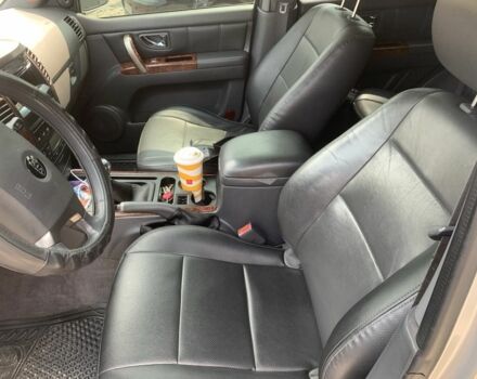 Серый Киа Соренто, объемом двигателя 2.5 л и пробегом 240 тыс. км за 6200 $, фото 5 на Automoto.ua