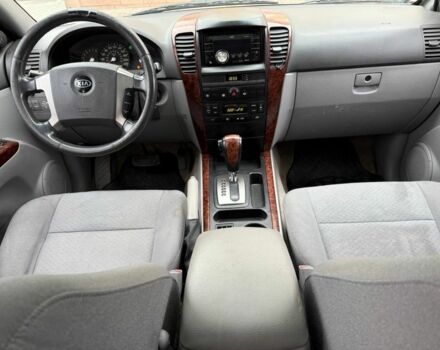 Сірий Кіа Соренто, об'ємом двигуна 0 л та пробігом 300 тис. км за 3085 $, фото 5 на Automoto.ua