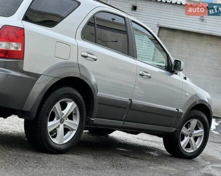 Киа Соренто 2004 в Черновцах на Automoto.ua Серый Киа Соренто, объемом двигателя 3.5 л и пробегом 290 тыс. км за 7350 $, фото 7 на Automoto.ua