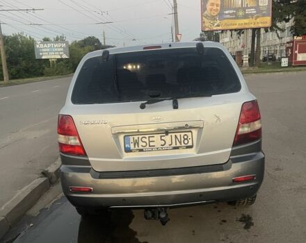 Серый Киа Соренто, объемом двигателя 2.5 л и пробегом 400 тыс. км за 3900 $, фото 1 на Automoto.ua