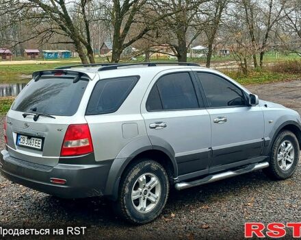 Серый Киа Соренто, объемом двигателя 2.4 л и пробегом 400 тыс. км за 5750 $, фото 3 на Automoto.ua