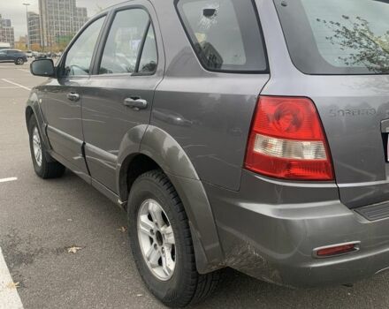 Серый Киа Соренто, объемом двигателя 0 л и пробегом 300 тыс. км за 3509 $, фото 4 на Automoto.ua