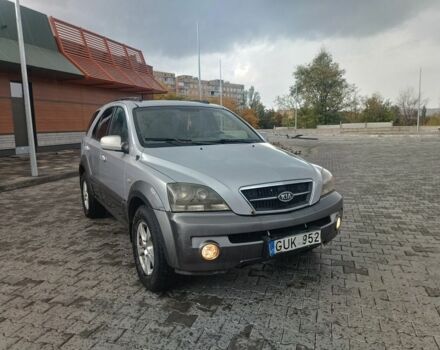 Серый Киа Соренто, объемом двигателя 2.5 л и пробегом 270 тыс. км за 3650 $, фото 2 на Automoto.ua