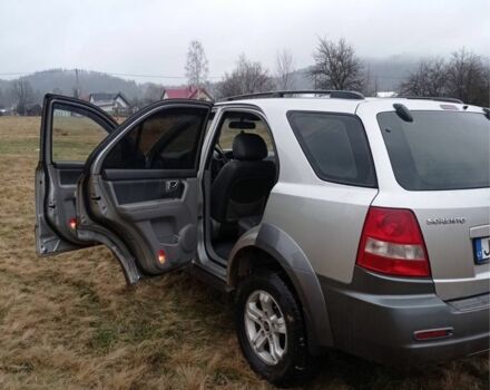 Серый Киа Соренто, объемом двигателя 2.5 л и пробегом 240 тыс. км за 2700 $, фото 4 на Automoto.ua