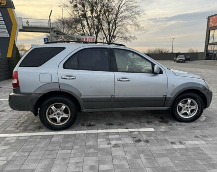 Серый Киа Соренто, объемом двигателя 2.5 л и пробегом 300 тыс. км за 3200 $, фото 6 на Automoto.ua