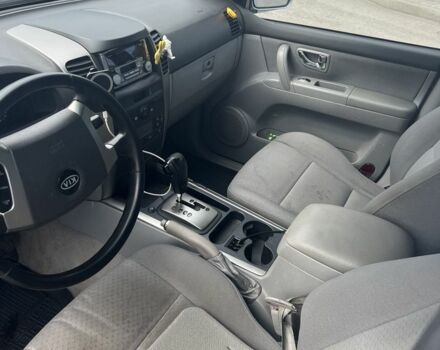 Сірий Кіа Соренто, об'ємом двигуна 2.5 л та пробігом 300 тис. км за 5000 $, фото 2 на Automoto.ua