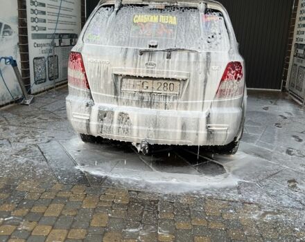 Серый Киа Соренто, объемом двигателя 2.5 л и пробегом 250 тыс. км за 20000 $, фото 3 на Automoto.ua