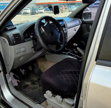 Киа Соренто 2005 в Ужгороде на Automoto.ua Серый Киа Соренто, объемом двигателя 2.5 л и пробегом 285 тыс. км за 3000 $, фото 5 на Automoto.ua