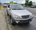Серый Киа Соренто, объемом двигателя 2.5 л и пробегом 300 тыс. км за 4500 $, фото 1 на Automoto.ua