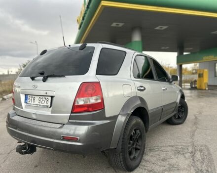 Серый Киа Соренто, объемом двигателя 2.5 л и пробегом 219 тыс. км за 4450 $, фото 3 на Automoto.ua