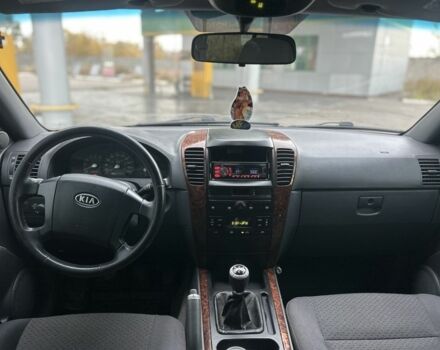 Серый Киа Соренто, объемом двигателя 2.5 л и пробегом 219 тыс. км за 4450 $, фото 16 на Automoto.ua