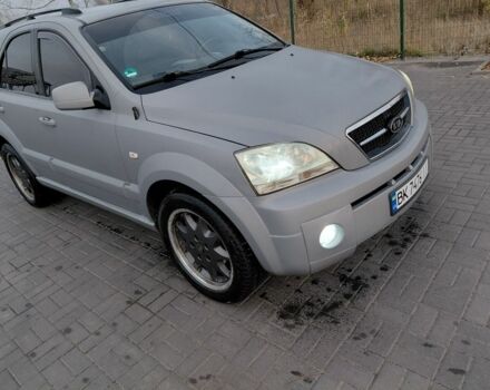 Серый Киа Соренто, объемом двигателя 2.5 л и пробегом 300 тыс. км за 5300 $, фото 2 на Automoto.ua