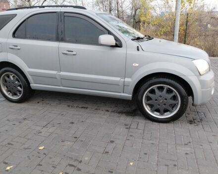 Серый Киа Соренто, объемом двигателя 2.5 л и пробегом 300 тыс. км за 5300 $, фото 3 на Automoto.ua