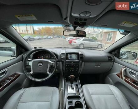 Серый Киа Соренто, объемом двигателя 2.5 л и пробегом 238 тыс. км за 7500 $, фото 3 на Automoto.ua