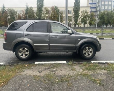 Серый Киа Соренто, объемом двигателя 2.5 л и пробегом 300 тыс. км за 4000 $, фото 2 на Automoto.ua