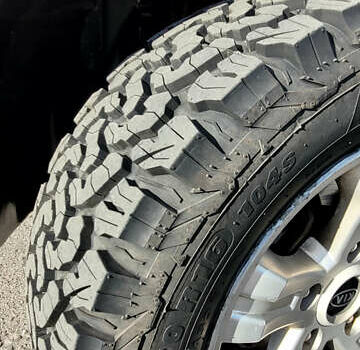 Киа Соренто 2005 в Ужгороде на Automoto.ua Серый Киа Соренто, объемом двигателя 2.5 л и пробегом 285 тыс. км за 3000 $, фото 3 на Automoto.ua