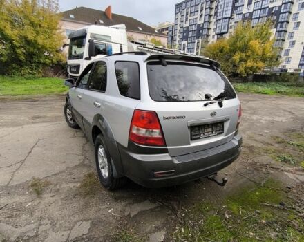 Сірий Кіа Соренто, об'ємом двигуна 2.5 л та пробігом 350 тис. км за 3500 $, фото 3 на Automoto.ua