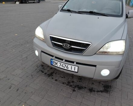 Серый Киа Соренто, объемом двигателя 2.5 л и пробегом 300 тыс. км за 5300 $, фото 1 на Automoto.ua