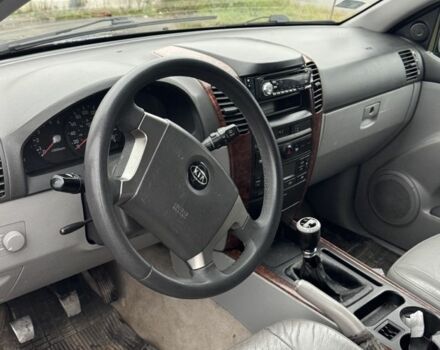 Сірий Кіа Соренто, об'ємом двигуна 2.5 л та пробігом 261 тис. км за 3400 $, фото 3 на Automoto.ua