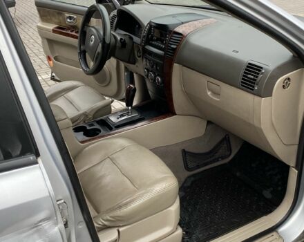 Серый Киа Соренто, объемом двигателя 2.5 л и пробегом 250 тыс. км за 3450 $, фото 10 на Automoto.ua