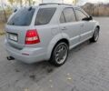 Серый Киа Соренто, объемом двигателя 2.5 л и пробегом 300 тыс. км за 5300 $, фото 4 на Automoto.ua
