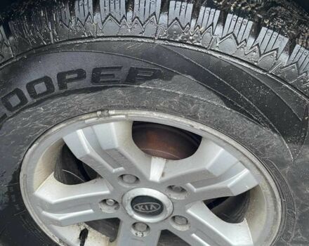 Серый Киа Соренто, объемом двигателя 2.5 л и пробегом 220 тыс. км за 3200 $, фото 4 на Automoto.ua