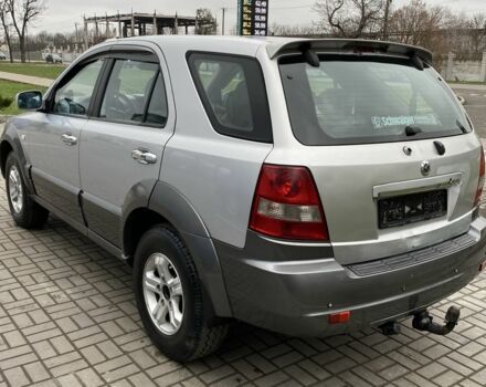 Серый Киа Соренто, объемом двигателя 2.5 л и пробегом 250 тыс. км за 3450 $, фото 3 на Automoto.ua