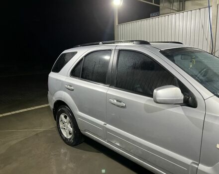 Серый Киа Соренто, объемом двигателя 2.5 л и пробегом 345 тыс. км за 6200 $, фото 4 на Automoto.ua