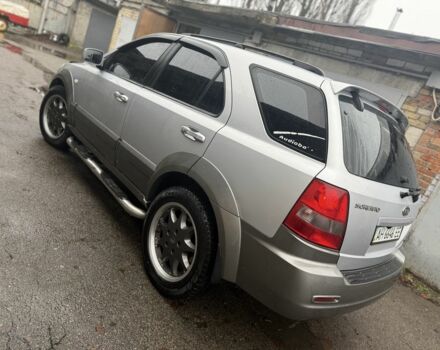 Серый Киа Соренто, объемом двигателя 2.4 л и пробегом 253 тыс. км за 6500 $, фото 3 на Automoto.ua