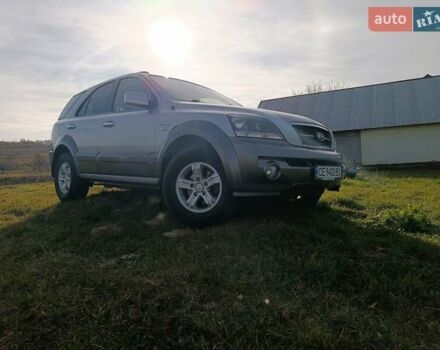 Серый Киа Соренто, объемом двигателя 2.5 л и пробегом 300 тыс. км за 7500 $, фото 3 на Automoto.ua