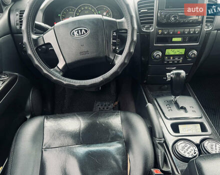 Серый Киа Соренто, объемом двигателя 2.5 л и пробегом 343 тыс. км за 6499 $, фото 11 на Automoto.ua