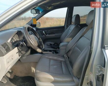 Серый Киа Соренто, объемом двигателя 2.5 л и пробегом 300 тыс. км за 7500 $, фото 15 на Automoto.ua