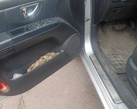 Киа Соренто 2006 в Кривом Роге на Automoto.ua Серый Киа Соренто, объемом двигателя 2.5 л и пробегом 300 тыс. км за 4300 $, фото 8 на Automoto.ua