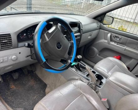 Киа Соренто 2006 в Гайсине на Automoto.ua Серый Киа Соренто, объемом двигателя 2.5 л и пробегом 265 тыс. км за 4699 $, фото 4 на Automoto.ua