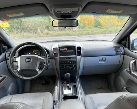 Серый Киа Соренто, объемом двигателя 2.5 л и пробегом 225 тыс. км за 4627 $, фото 7 на Automoto.ua