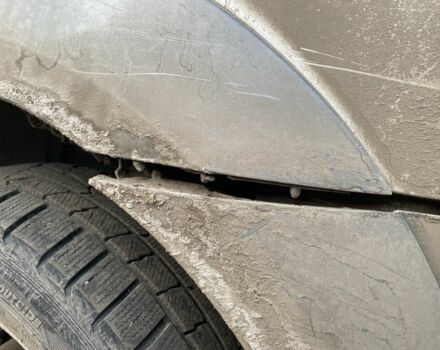 Кіа Соренто 2006 у Изюме на Automoto.ua Сірий Кіа Соренто, об'ємом двигуна 2.5 л та пробігом 228 тис. км за 3500 $, фото 7 на Automoto.ua