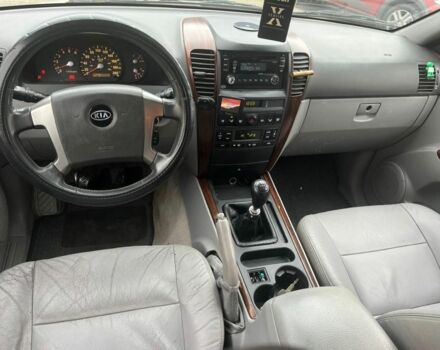 Серый Киа Соренто, объемом двигателя 2.4 л и пробегом 300 тыс. км за 4450 $, фото 6 на Automoto.ua
