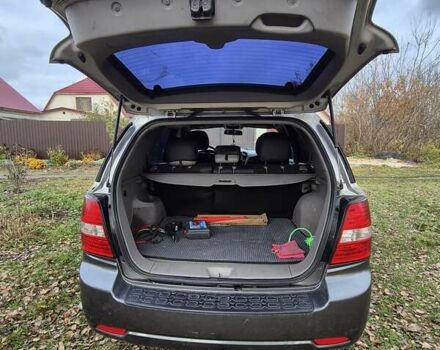 Серый Киа Соренто, объемом двигателя 2.5 л и пробегом 270 тыс. км за 6500 $, фото 7 на Automoto.ua