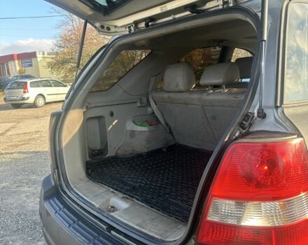 Серый Киа Соренто, объемом двигателя 2.5 л и пробегом 300 тыс. км за 2899 $, фото 6 на Automoto.ua