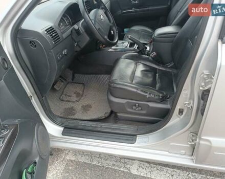 Сірий Кіа Соренто, об'ємом двигуна 2.5 л та пробігом 334 тис. км за 8200 $, фото 10 на Automoto.ua