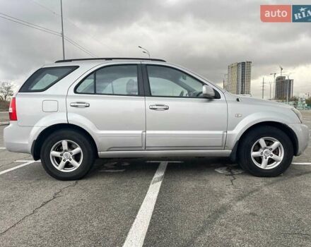 Серый Киа Соренто, объемом двигателя 2.5 л и пробегом 217 тыс. км за 4600 $, фото 4 на Automoto.ua