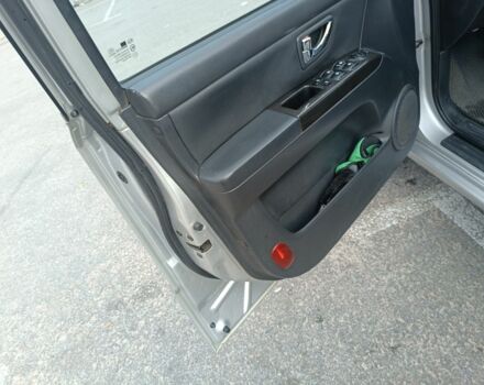 Серый Киа Соренто, объемом двигателя 2.5 л и пробегом 333 тыс. км за 8200 $, фото 4 на Automoto.ua