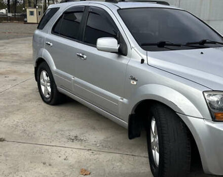 Серый Киа Соренто, объемом двигателя 2.5 л и пробегом 240 тыс. км за 8500 $, фото 2 на Automoto.ua