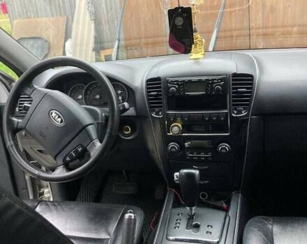 Серый Киа Соренто, объемом двигателя 2.5 л и пробегом 230 тыс. км за 8500 $, фото 14 на Automoto.ua