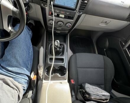 Серый Киа Соренто, объемом двигателя 2.5 л и пробегом 260 тыс. км за 5300 $, фото 15 на Automoto.ua