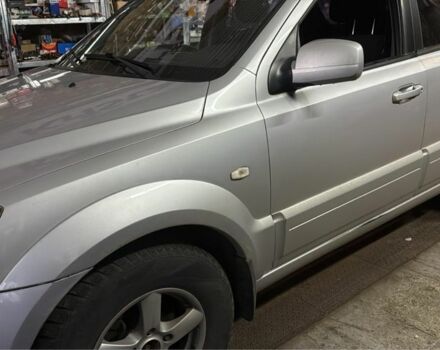 Серый Киа Соренто, объемом двигателя 2.5 л и пробегом 230 тыс. км за 4251 $, фото 2 на Automoto.ua