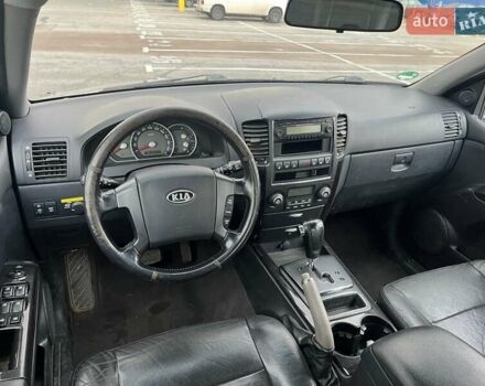 Серый Киа Соренто, объемом двигателя 2.5 л и пробегом 217 тыс. км за 4600 $, фото 11 на Automoto.ua