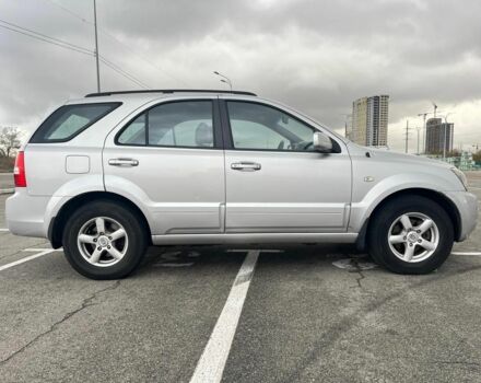 Серый Киа Соренто, объемом двигателя 2.5 л и пробегом 217 тыс. км за 4600 $, фото 4 на Automoto.ua