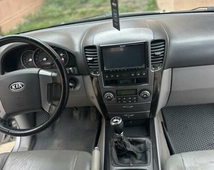 Серый Киа Соренто, объемом двигателя 2.5 л и пробегом 145 тыс. км за 9100 $, фото 6 на Automoto.ua